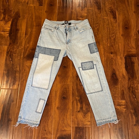 Light wash Urban Outfitter Jeans - with patchwork - Picture 1 of 4